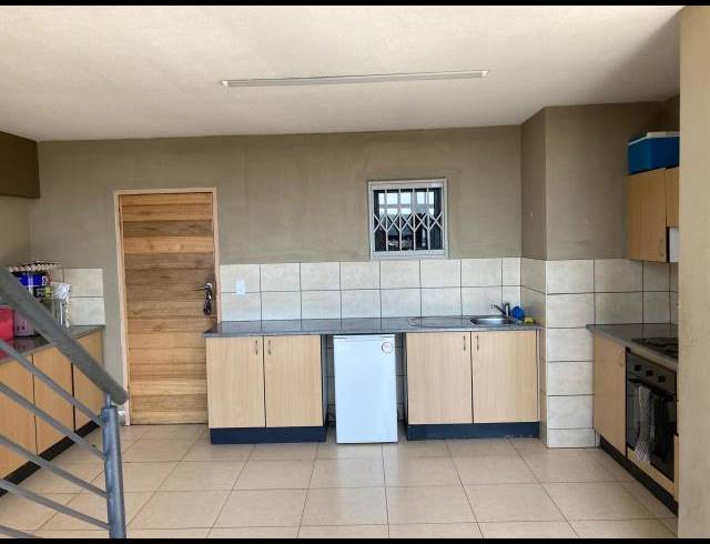 3 BEDROOM APARTMENT FOR SALE IN BRAAMFONTEIN WERF